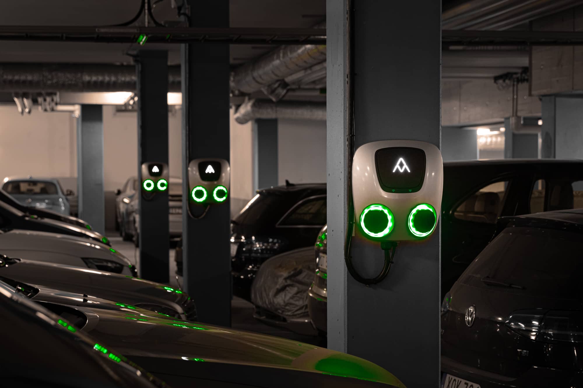 Charge Amps Aura i garage